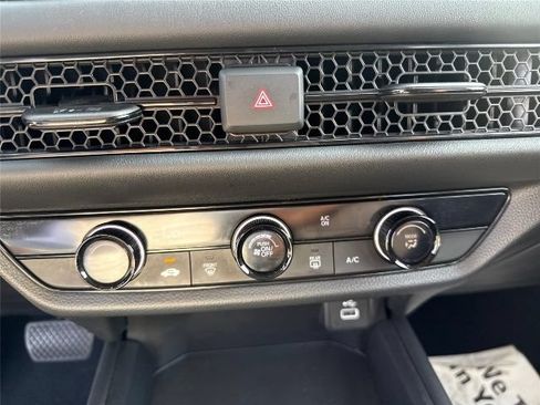 Used 2024 Honda HR-V LX image 15
