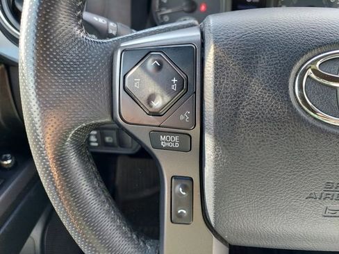Used 2018 Toyota Tacoma TRD Off-Road image 24