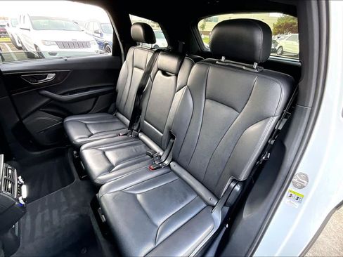 Used 2019 Audi Q7 3.0T Premium Plus w/ Premium Plus Package image 17