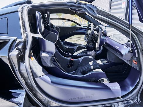 Used 2019 McLaren Senna RWD image 35