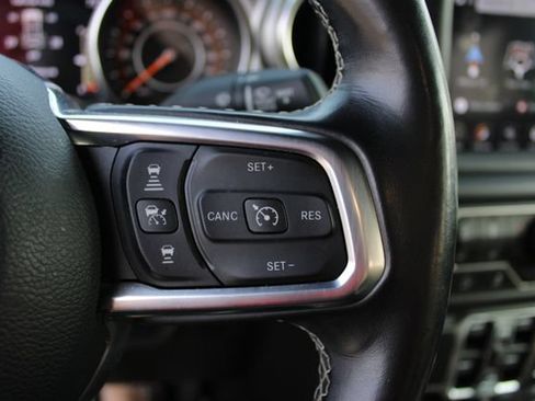Used 2020 Jeep Wrangler Unlimited Sahara AWD/4WD image 8