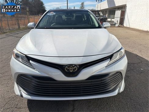 Used 2019 Toyota Camry XLE image 7