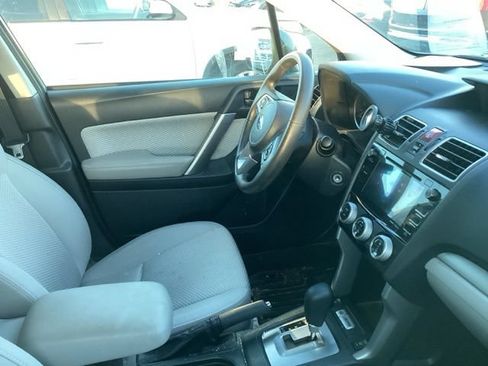 Used 2018 Subaru Forester 2.5i Premium w/ All-Weather Package AWD/4WD image 15