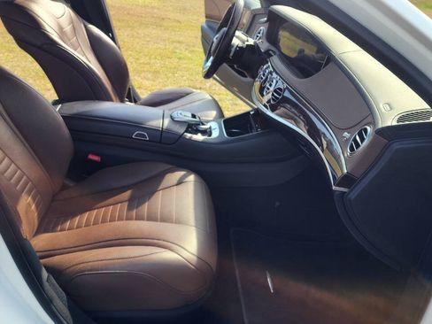 Used 2018 Mercedes-Benz S 560 Sedan image 35