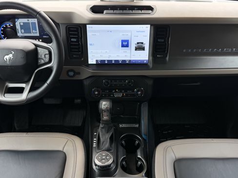 Certified 2024 Ford Bronco Wildtrak AWD/4WD image 16