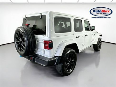 Used 2024 Jeep Wrangler Unlimited Sahara image 2