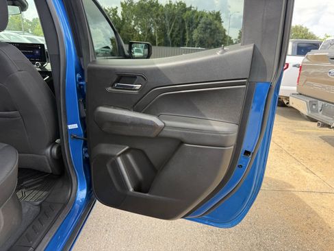 Used 2023 Chevrolet Colorado LT w/ LT Convenience Package AWD/4WD image 16