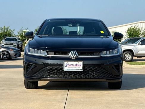 Used 2025 Volkswagen Jetta Sport FWD image 2