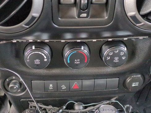 Used 2011 Jeep Wrangler Unlimited Sport image 20