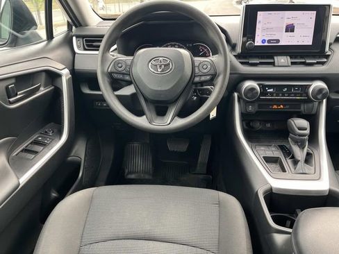 Used 2023 Toyota RAV4 LE FWD image 12