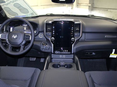New 2026 RAM 1500 Big Horn AWD/4WD image 9