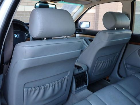 Used 2001 BMW 530i Sedan image 16