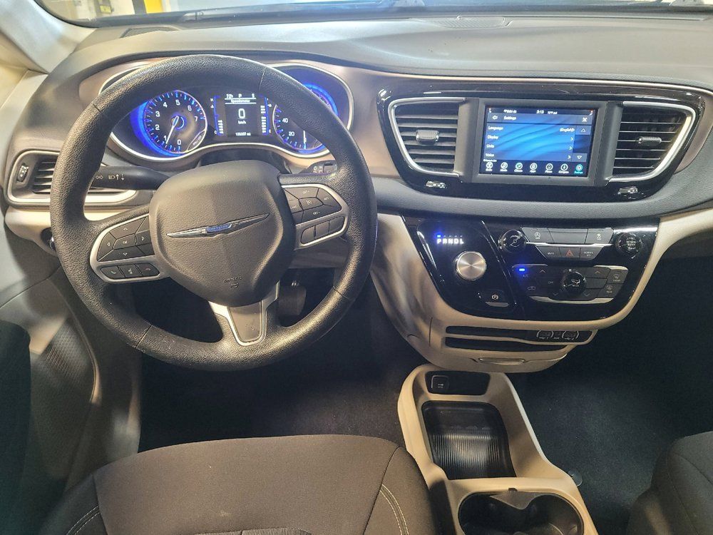 Used 2021 Chrysler Voyager LX FWD image 22