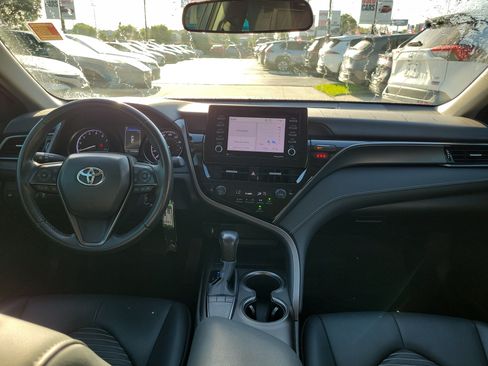 Used 2023 Toyota Camry SE FWD image 14