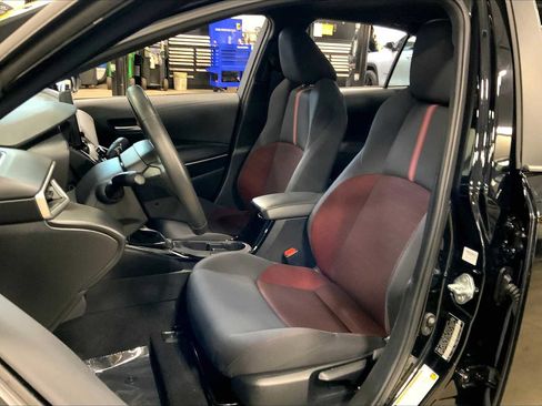 Used 2024 Toyota Corolla SE image 8