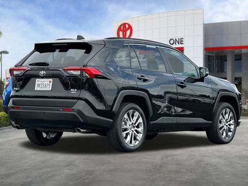 Used 2024 Toyota RAV4 XLE Premium w/ Weather Package AWD/4WD image 5