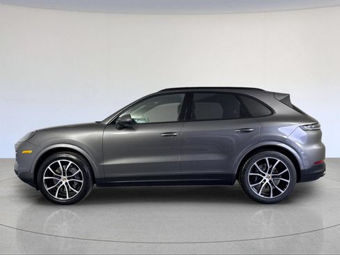 Certified 2024 Porsche Cayenne AWD/4WD image 2