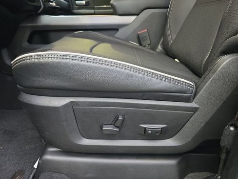 New 2026 RAM 2500 Laramie w/ Sport Appearance Package AWD/4WD image 29