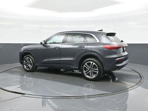 Certified 2025 Audi Q5 Premium w/ Convenience Package AWD/4WD image 5