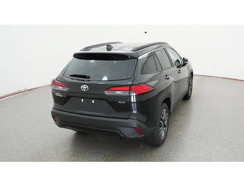 New 2026 Toyota Corolla Cross XLE w/ Convenience Package FWD image 8