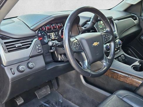 Used 2020 Chevrolet Suburban LT image 10