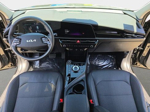 Used 2023 Kia Niro EX FWD image 10