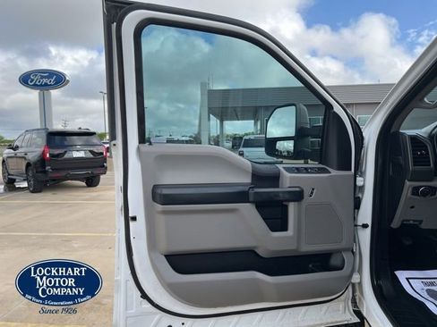 Used 2018 Ford F250 XL w/ Power Equipment Group image 10