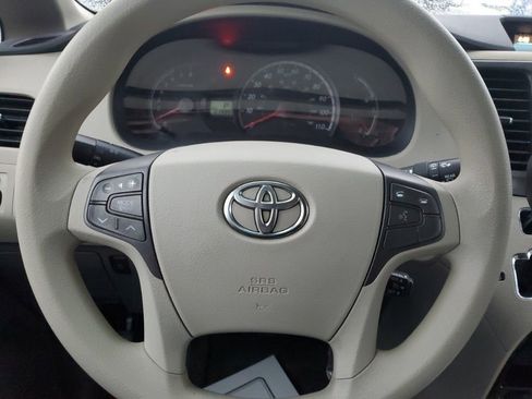Used 2011 Toyota Sienna LE image 13