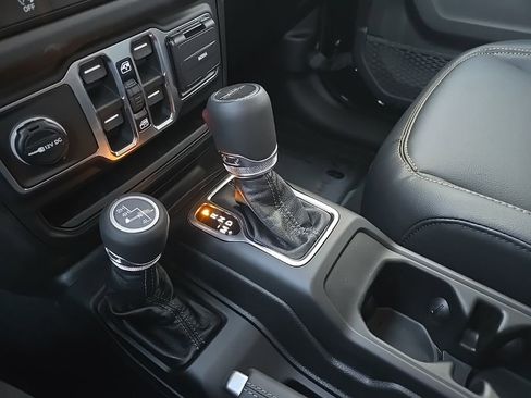 New 2026 Jeep Gladiator Sahara image 63