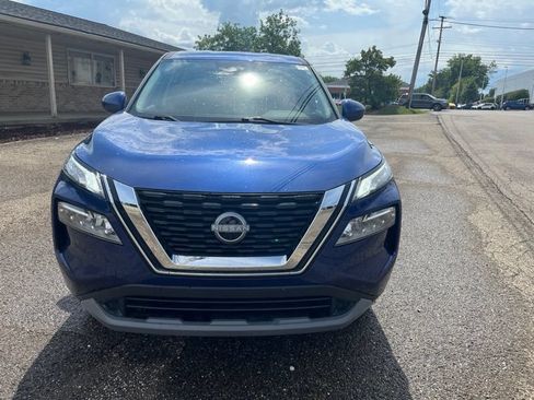 Used 2023 Nissan Rogue SV AWD/4WD image 2