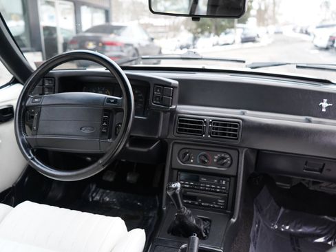 Used 1993 Ford Mustang LX image 68