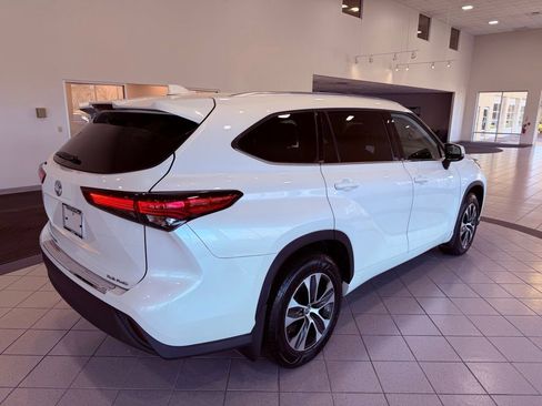 Used 2020 Toyota Highlander XLE image 15