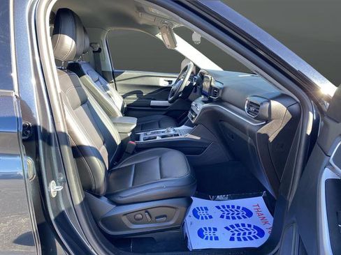 Certified 2022 Ford Explorer XLT w/ Equipment Group 202A image 26