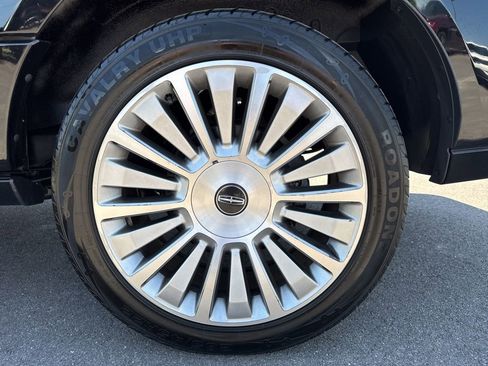 Used 2017 Lincoln Navigator L Reserve AWD/4WD image 16
