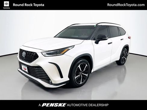 Used 2021 Toyota Highlander XSE image 1