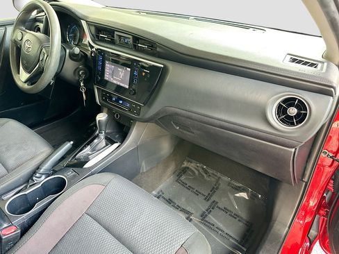 Used 2017 Toyota Corolla LE image 24