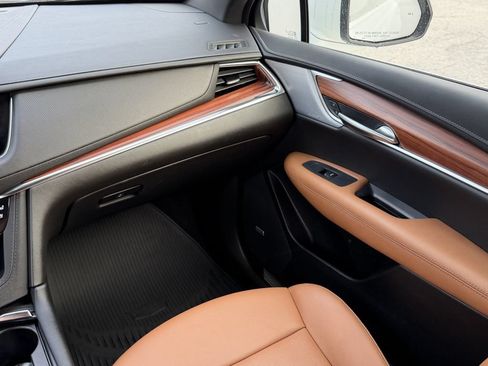Used 2024 Cadillac XT5 Premium Luxury w/ Technology Package FWD image 15