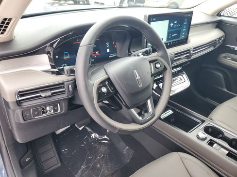 New 2026 Lincoln Corsair Premiere image 13