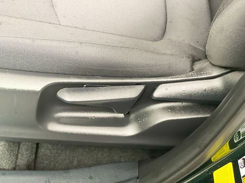 Used 2023 Toyota Corolla Cross LE FWD image 15
