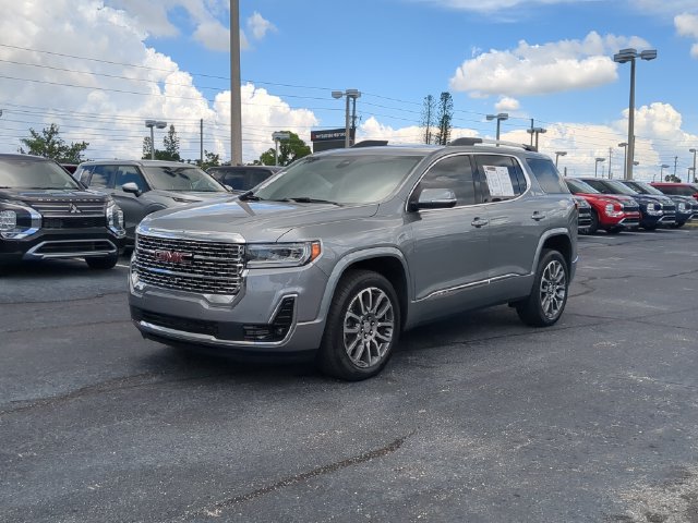 Used 2023 GMC Acadia Denali w/ Denali Ultimate Package FWD image 2
