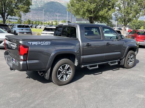 Used 2019 Toyota Tacoma TRD Sport w/ Technology Package AWD/4WD image 7