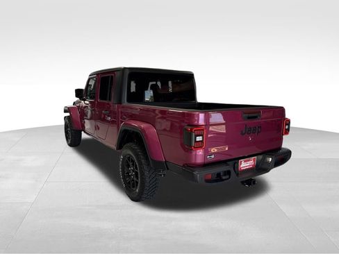 Used 2024 Jeep Gladiator Sport AWD/4WD image 3