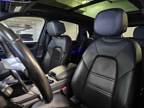 Used 2019 Porsche Cayenne AWD/4WD image 31