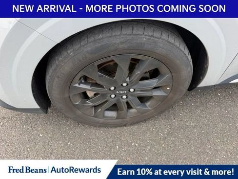 Used 2024 Kia Carnival SX Prestige FWD image 4