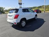 Used 2020 Chevrolet Trax LT w/ LT Convenience Package image 4
