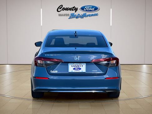 Used 2025 Honda Civic Sport image 4