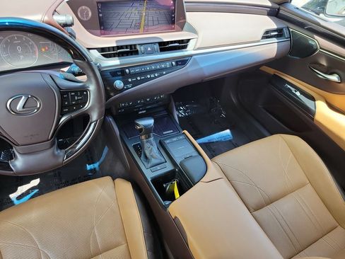 Used 2021 Lexus ES 350 Ultra Luxury FWD image 23