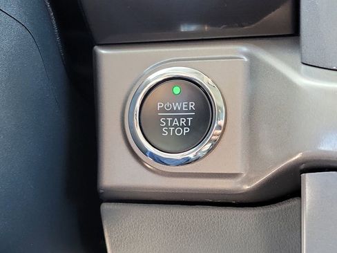 Used 2024 Ford F150 Lightning XLT image 27