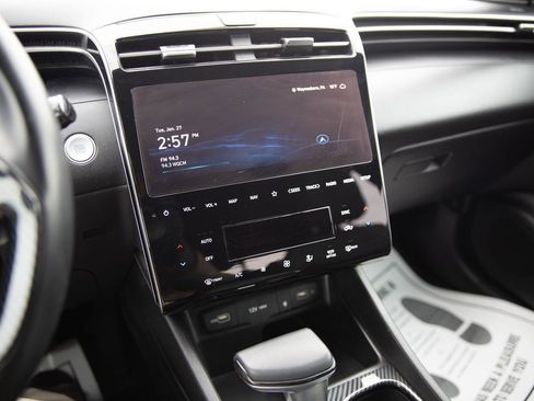 Used 2023 Hyundai Santa Cruz SEL Premium w/ Cargo Package image 9