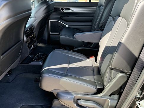 New 2025 Jeep Wagoneer L Series II w/ Convenience Group I image 22